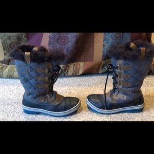 Sorel Gray & Tan Caribou Lace Up Fur Trim Boots